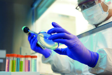 Protezione del personale esposto a rischio biologico in laboratorio - cappe biologiche e cabine biohazard